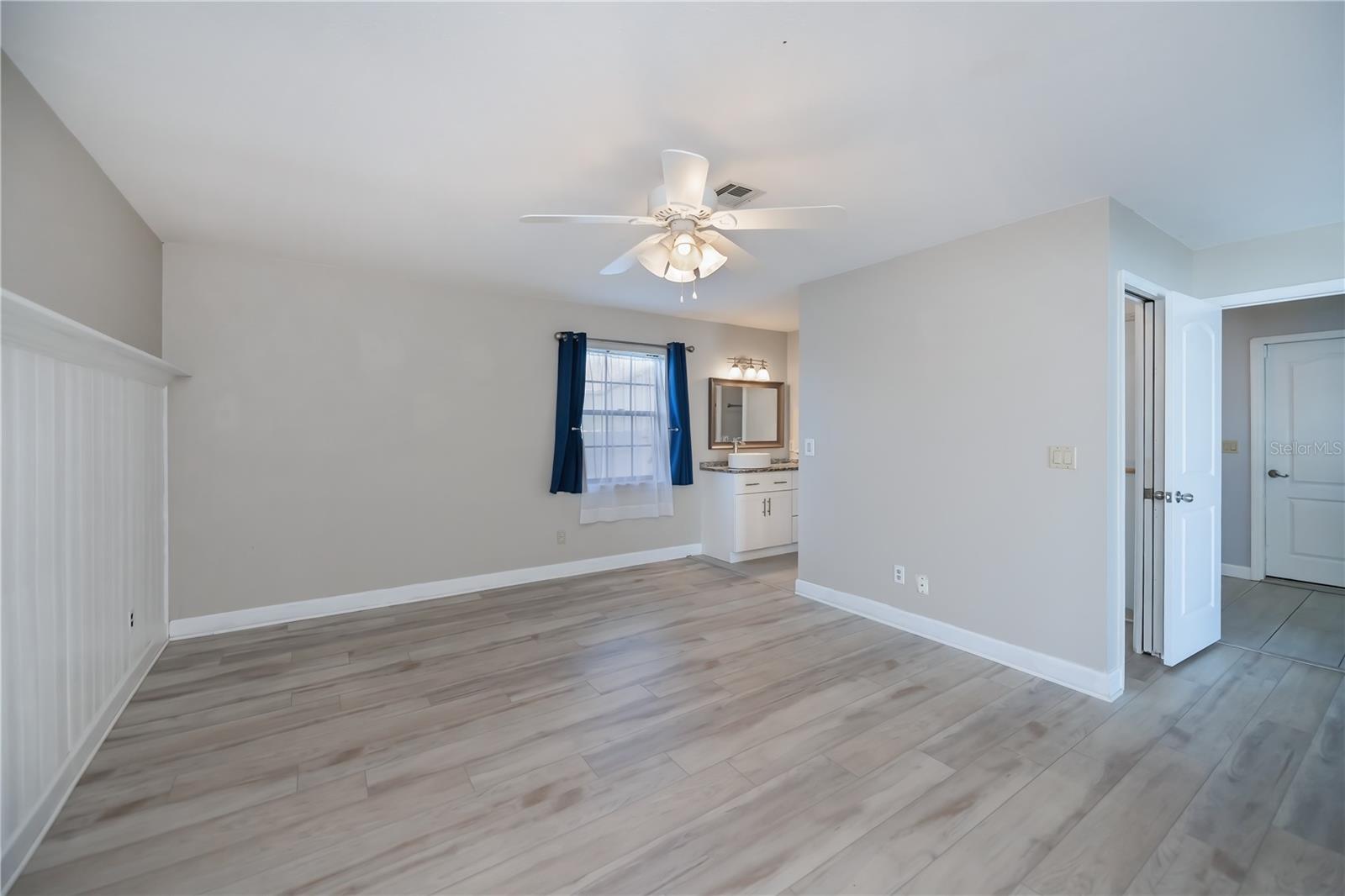 Image 40 of 80 For 552 Bellaire Drive