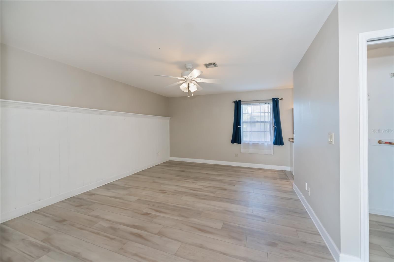 Image 41 of 80 For 552 Bellaire Drive