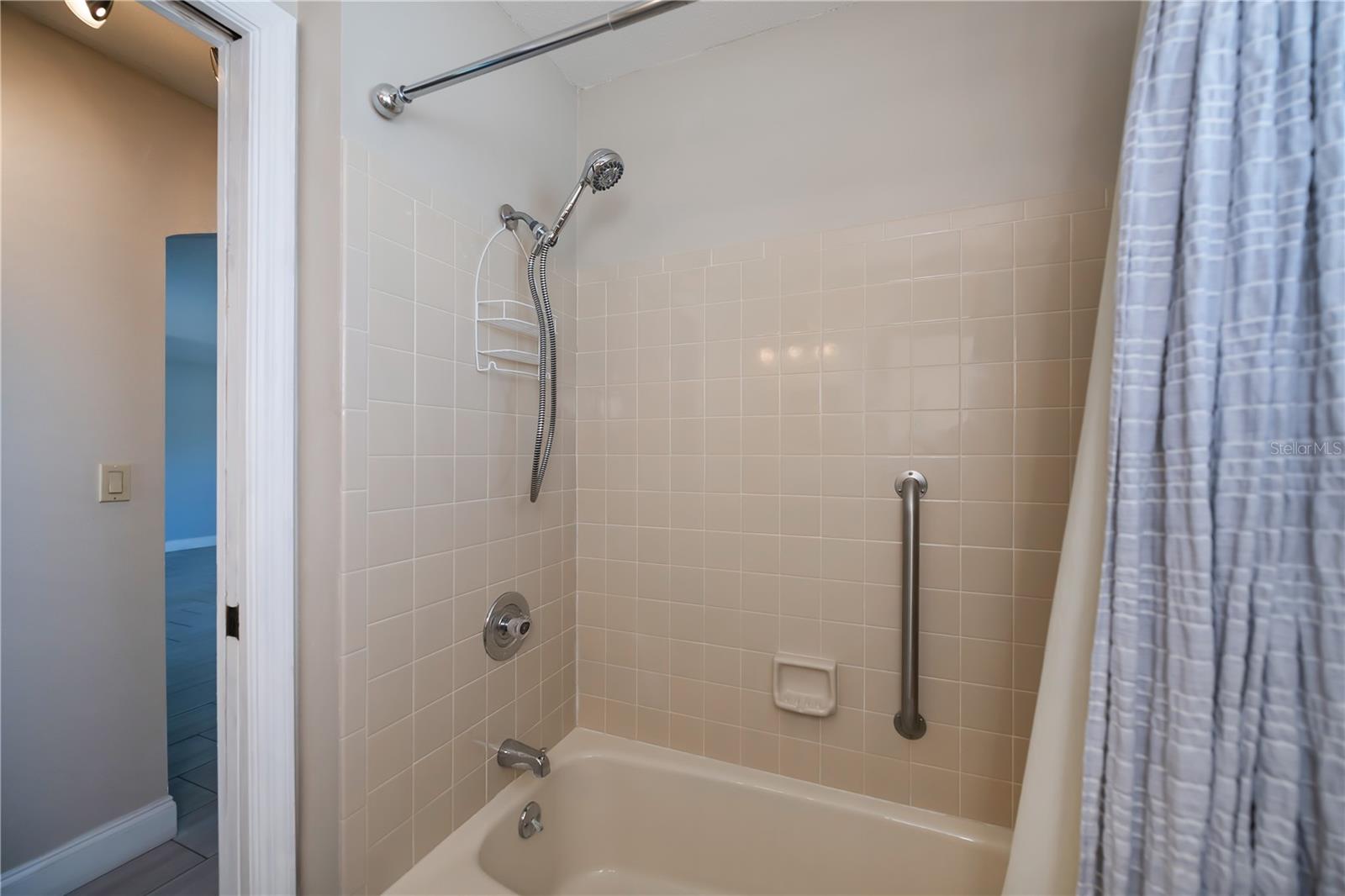 Image 45 of 80 For 552 Bellaire Drive