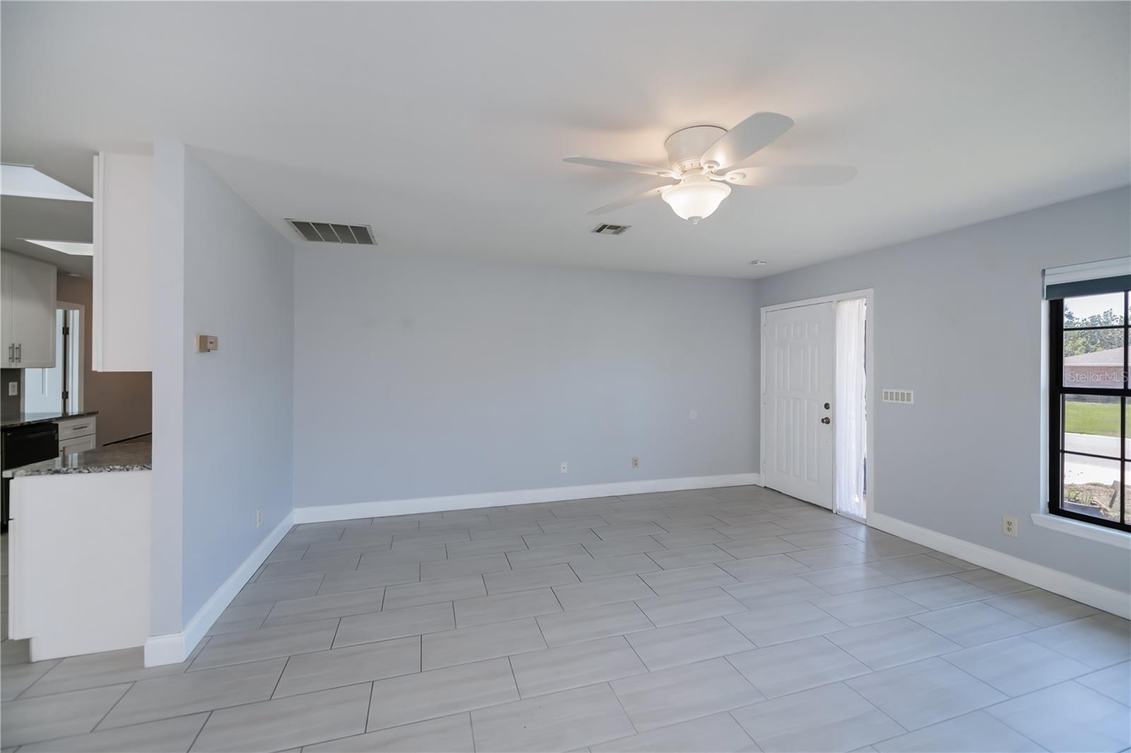 Image 6 of 80 For 552 Bellaire Drive