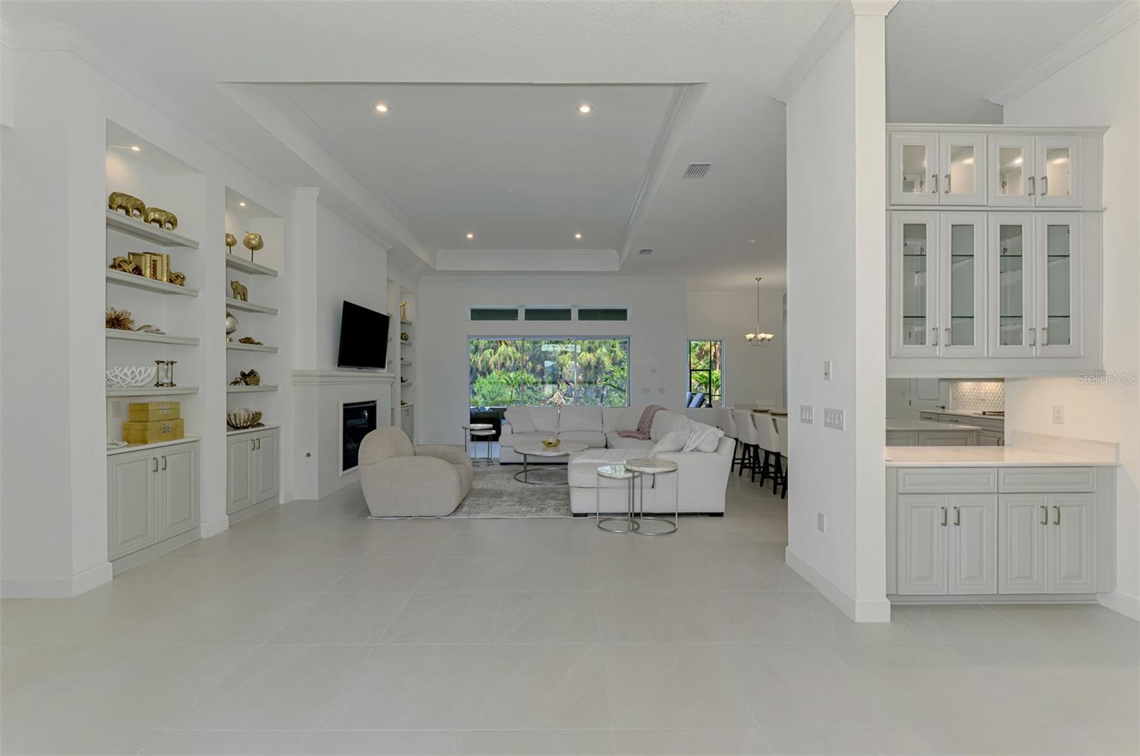 Image 15 of 78 For 9048 Luna Lane