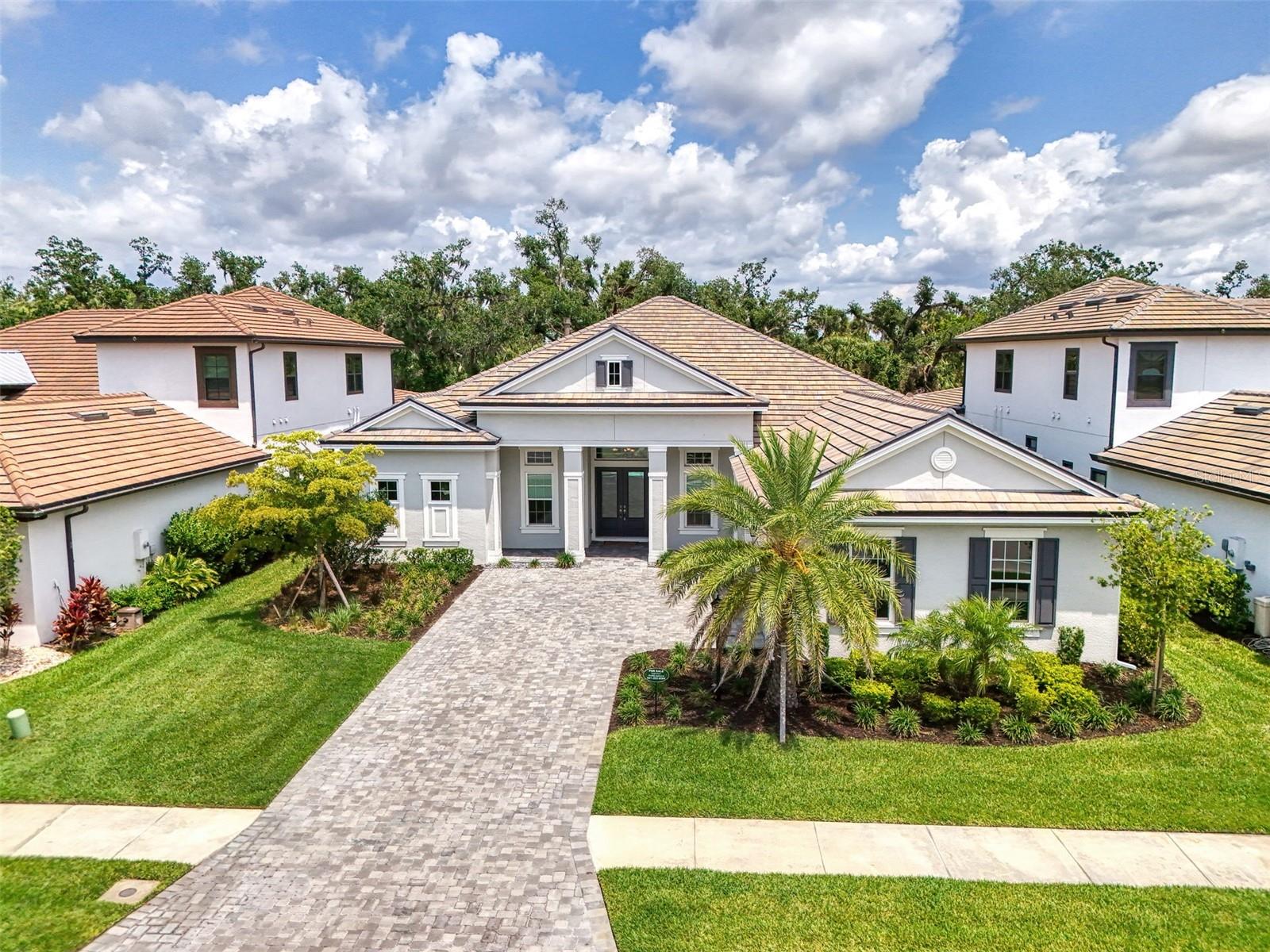 Image 3 of 78 For 9048 Luna Lane