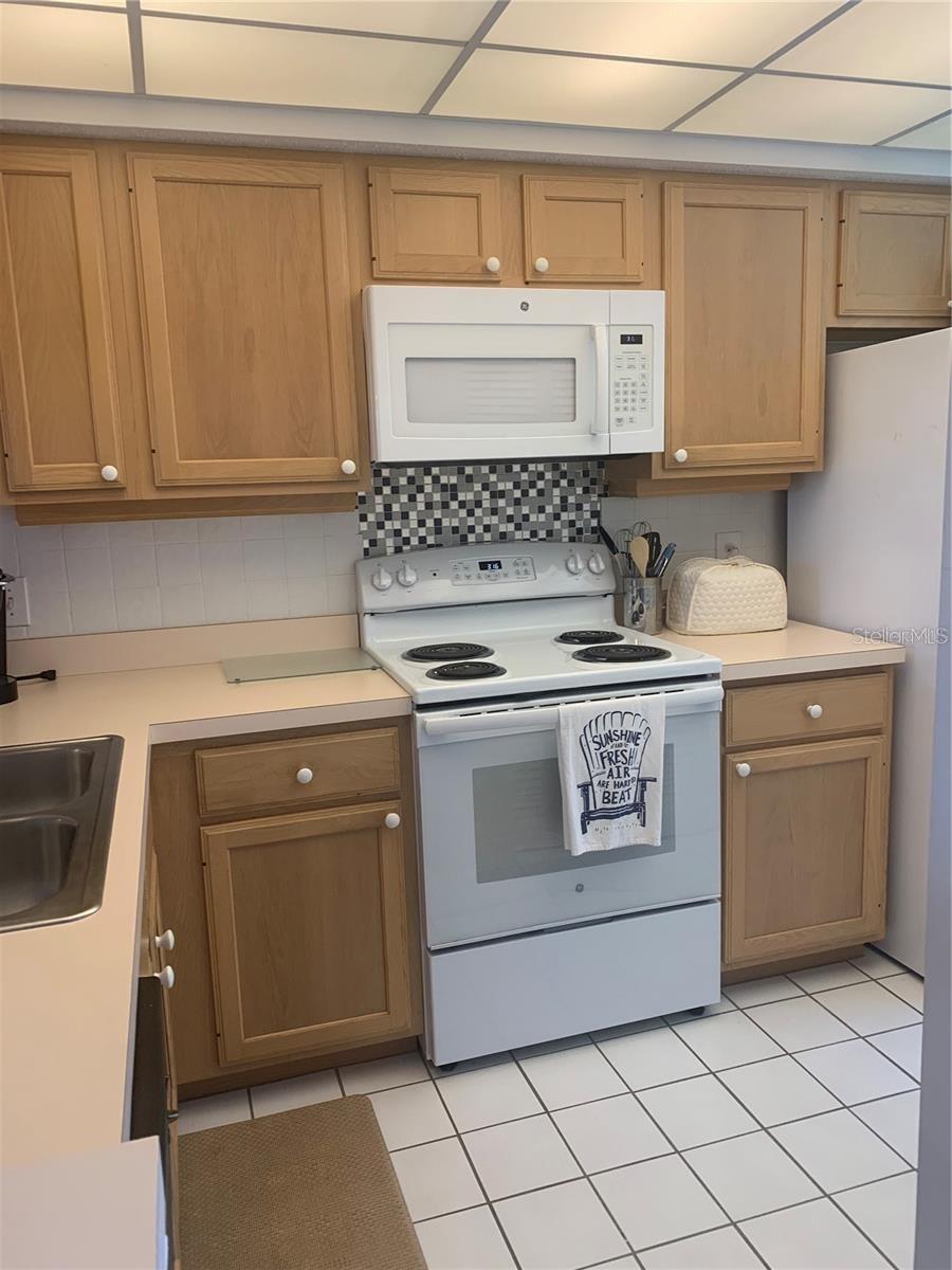 Image 3 of 22 For 841 Wexford Boulevard 841