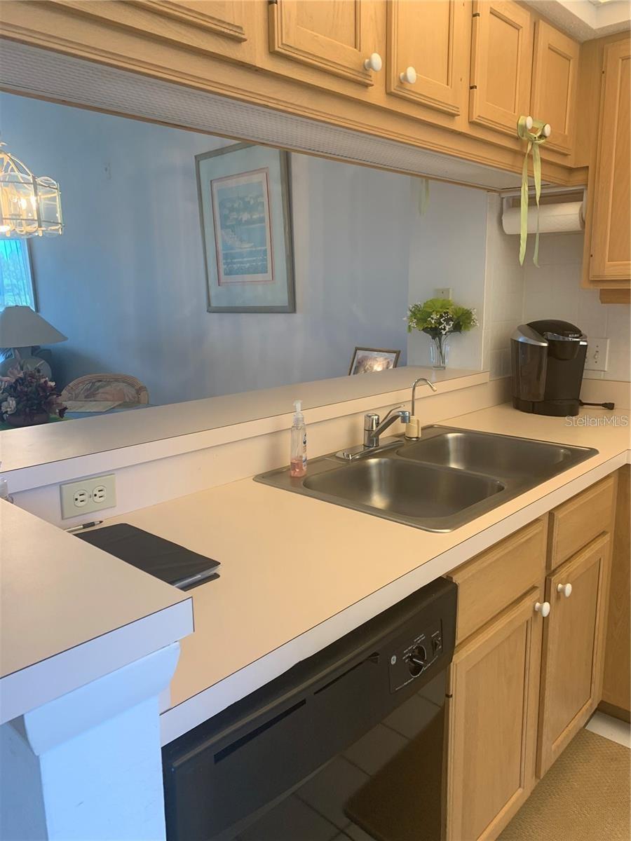 Image 4 of 22 For 841 Wexford Boulevard 841