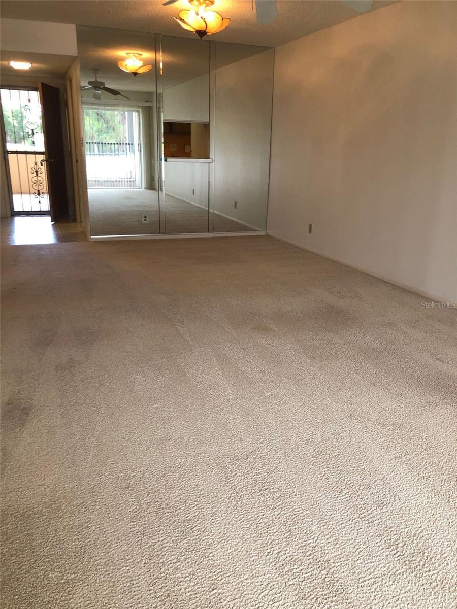 Image 9 of 18 For 512 Venice Avenue 205