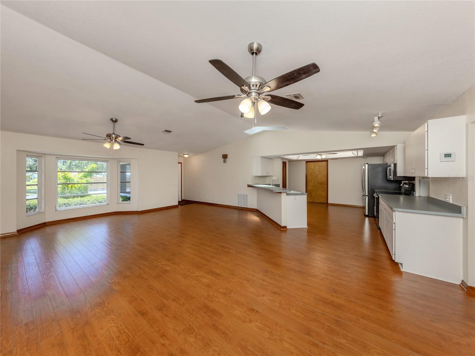Image 6 of 55 For 976 Euclid Road