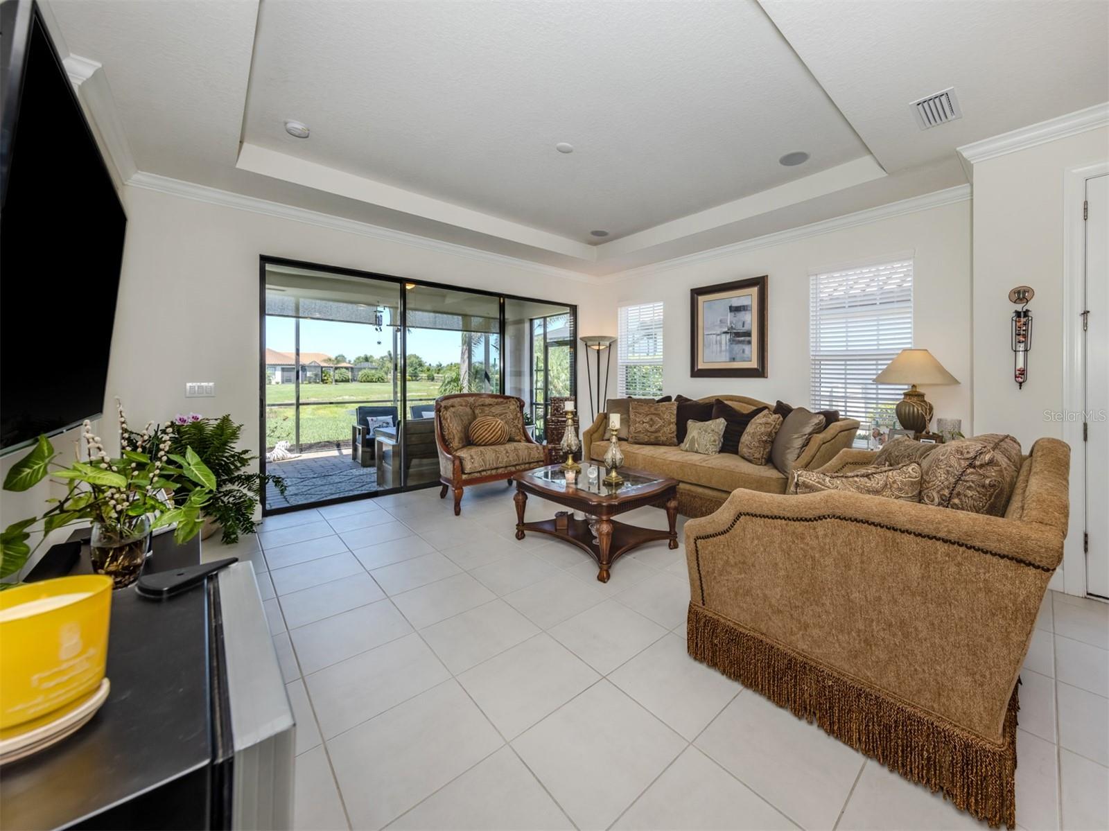 Image 14 of 92 For 5853 Semolino Street