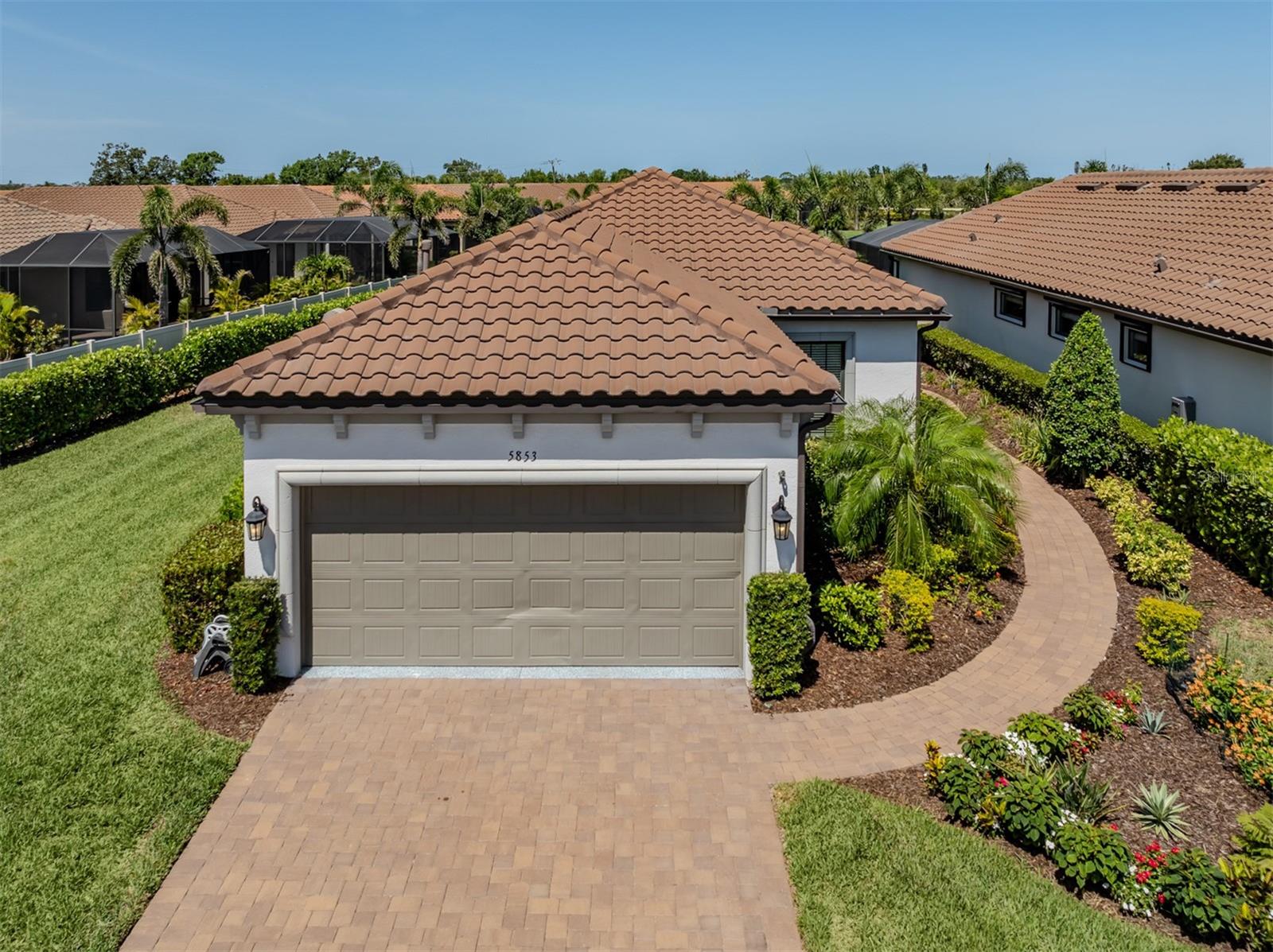 Image 6 of 92 For 5853 Semolino Street