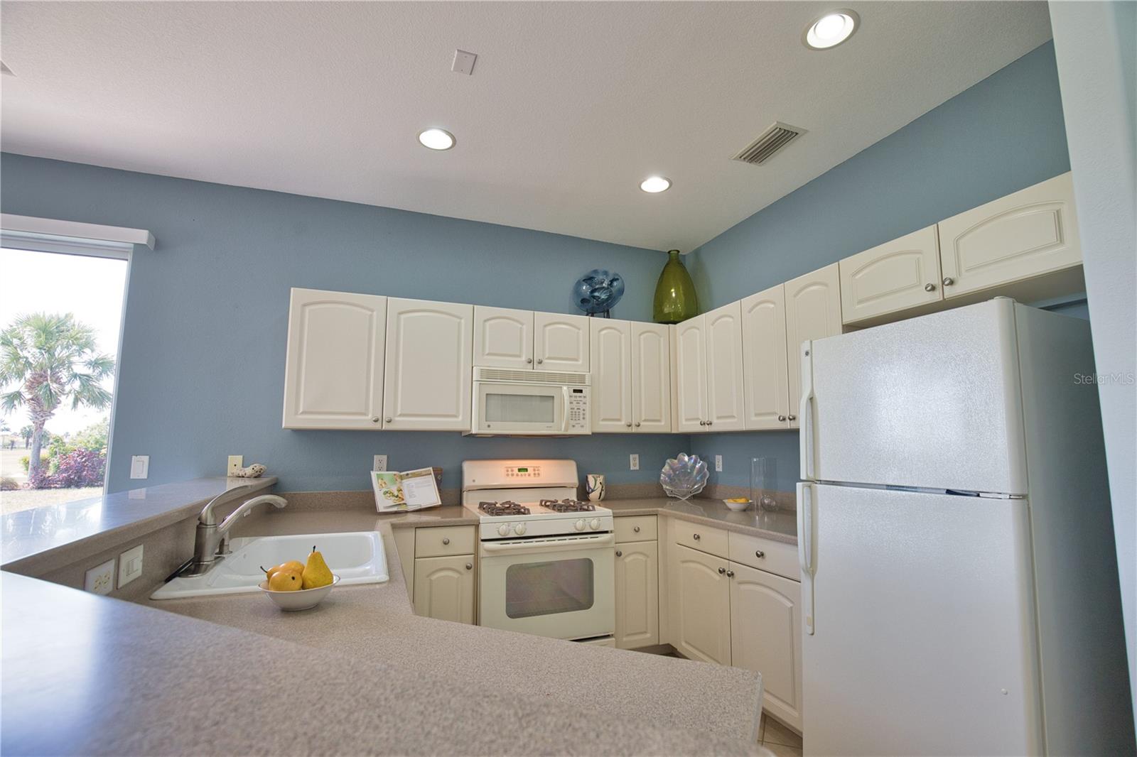 Image 8 of 62 For 102 Mestre Place