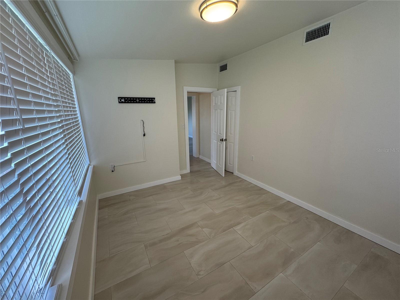 Image 12 of 18 For 303 Colonia Lane W 303
