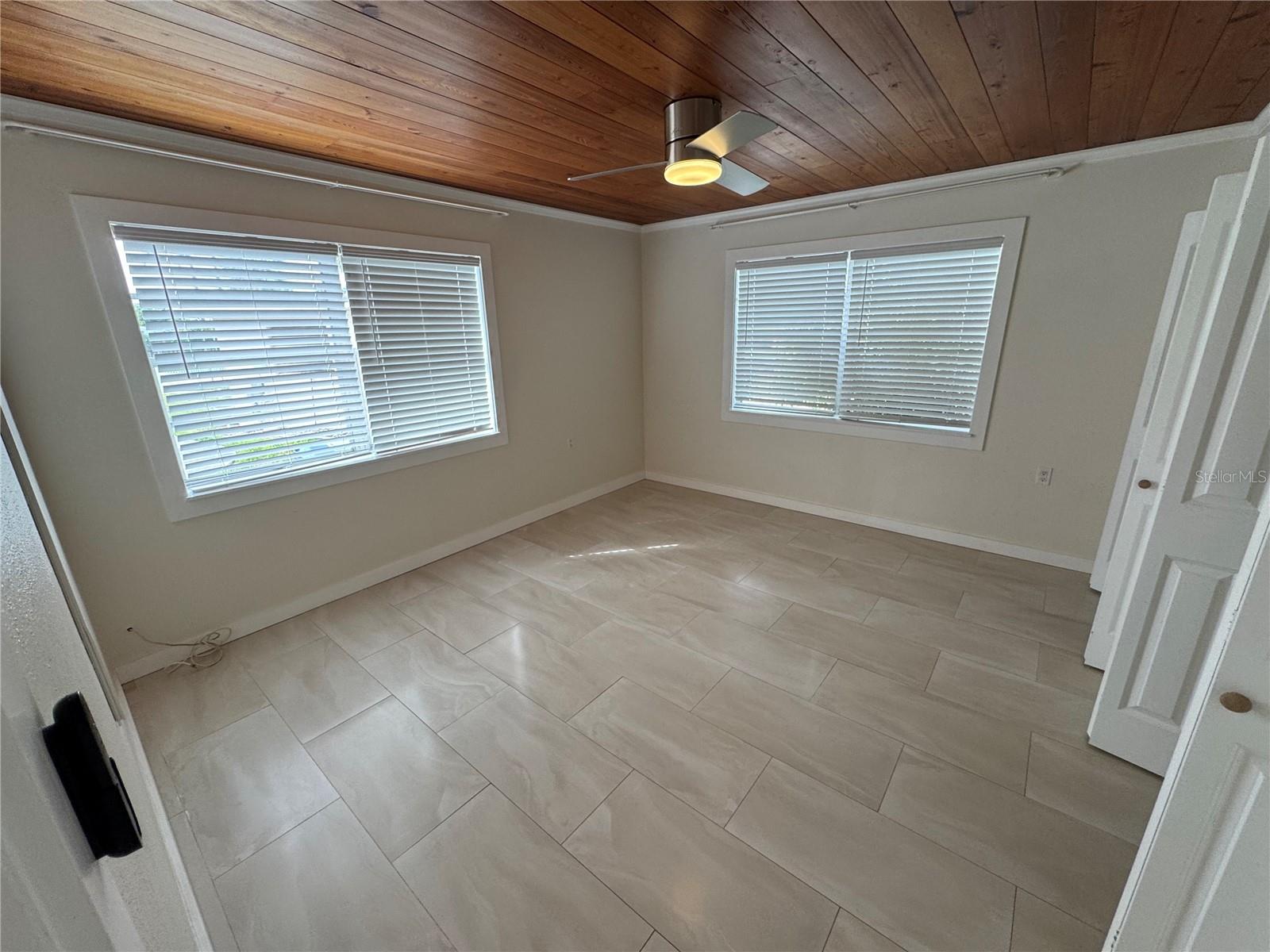 Image 9 of 18 For 303 Colonia Lane W 303