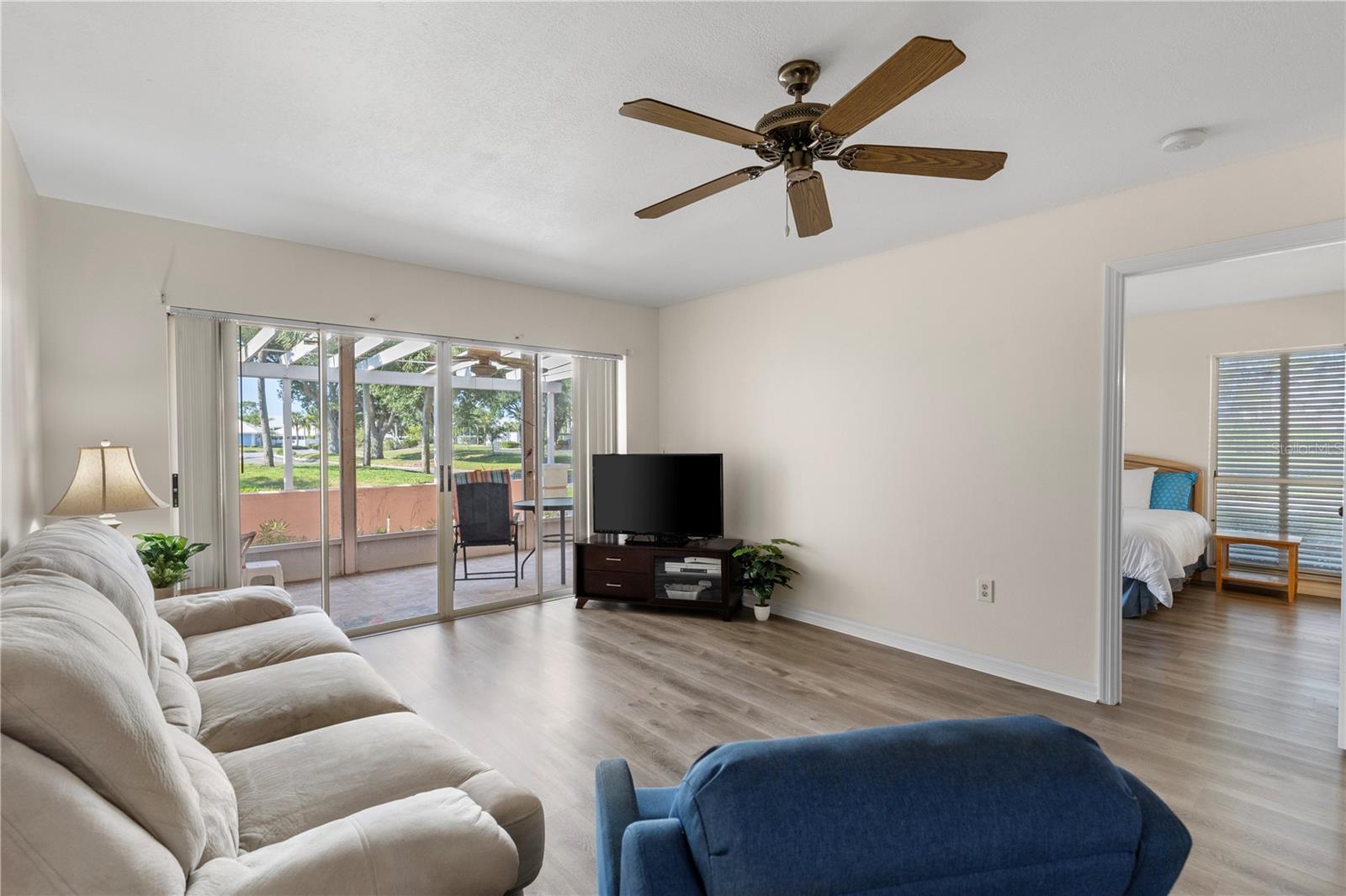 Image 10 of 54 For 458 Cerromar Road 382