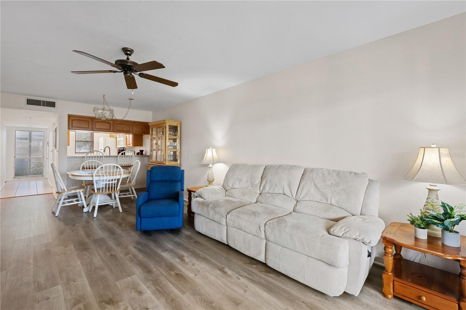 Image 12 of 54 For 458 Cerromar Road 382