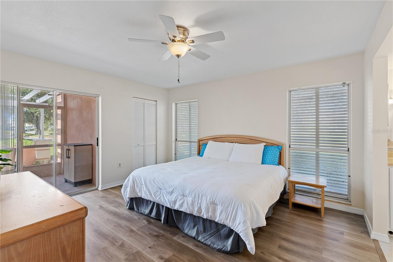 Image 20 of 54 For 458 Cerromar Road 382