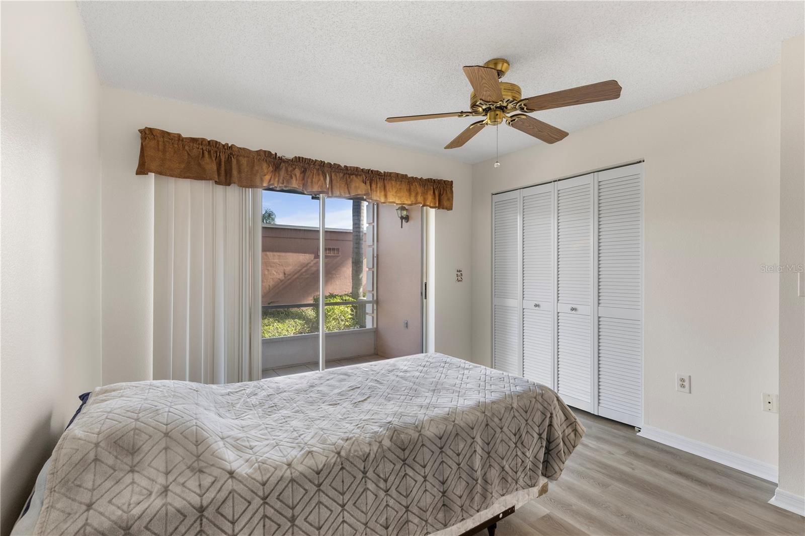 Image 28 of 54 For 458 Cerromar Road 382