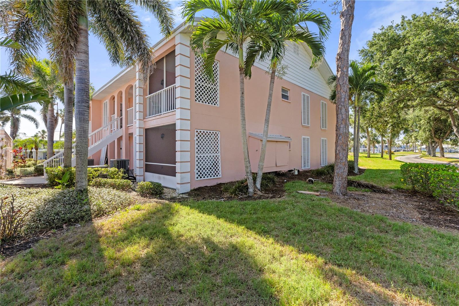 Image 34 of 54 For 458 Cerromar Road 382