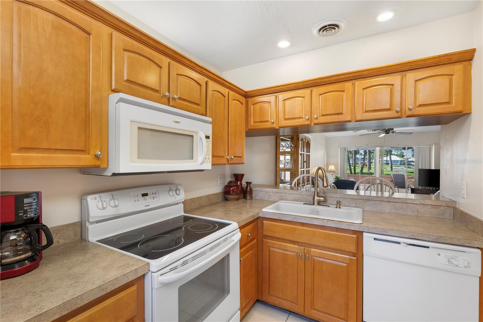 Image 6 of 54 For 458 Cerromar Road 382