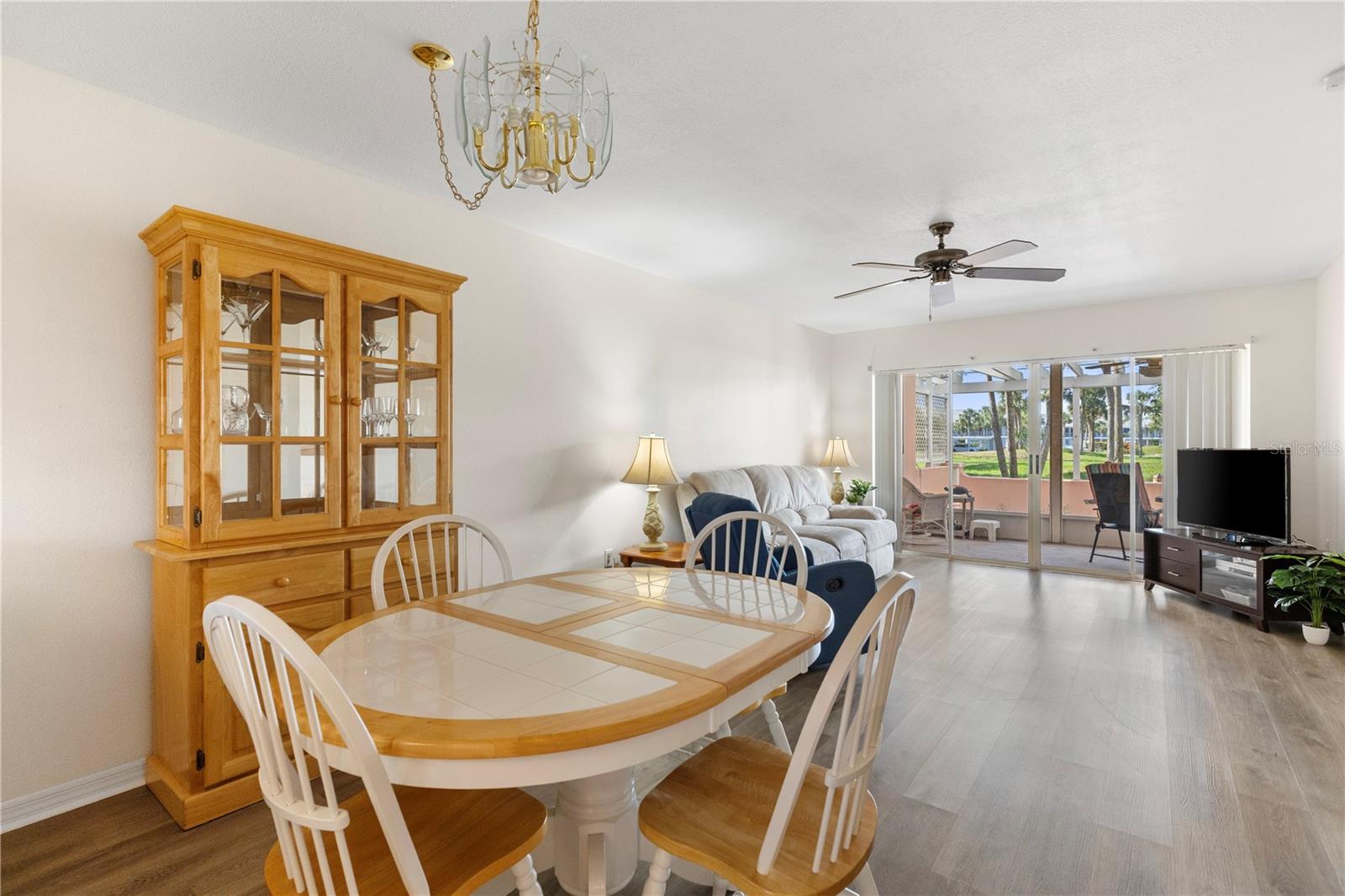 Image 8 of 54 For 458 Cerromar Road 382