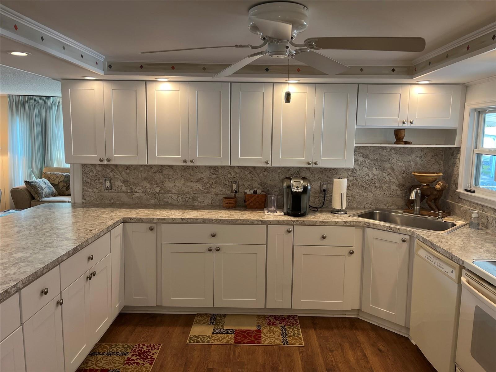 Image 12 of 51 For 902 Jolanda Circle