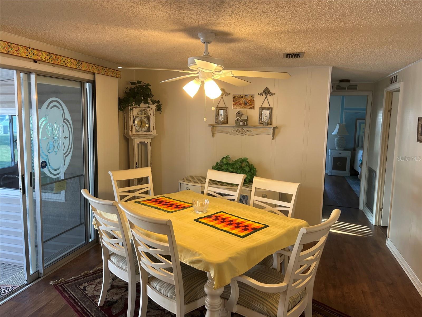 Image 17 of 51 For 902 Jolanda Circle