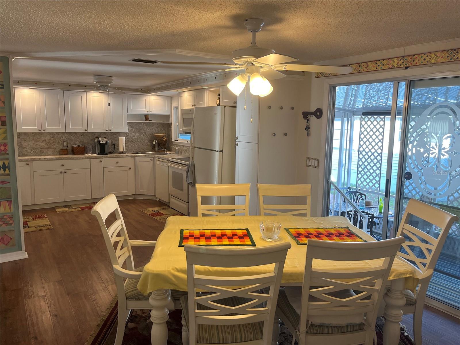 Image 18 of 51 For 902 Jolanda Circle