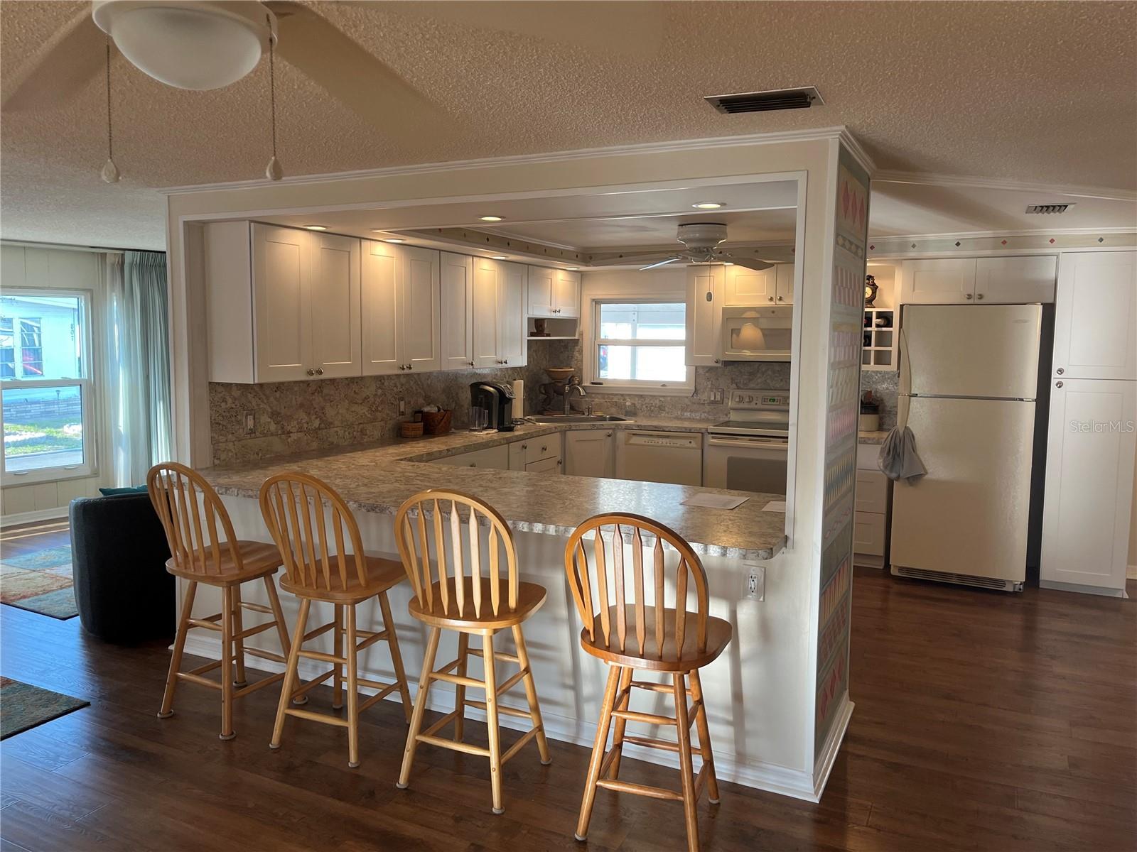 Image 20 of 51 For 902 Jolanda Circle