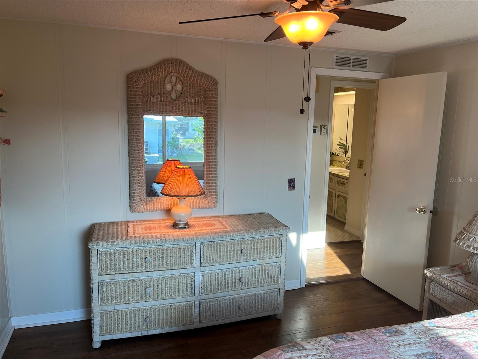 Image 36 of 51 For 902 Jolanda Circle