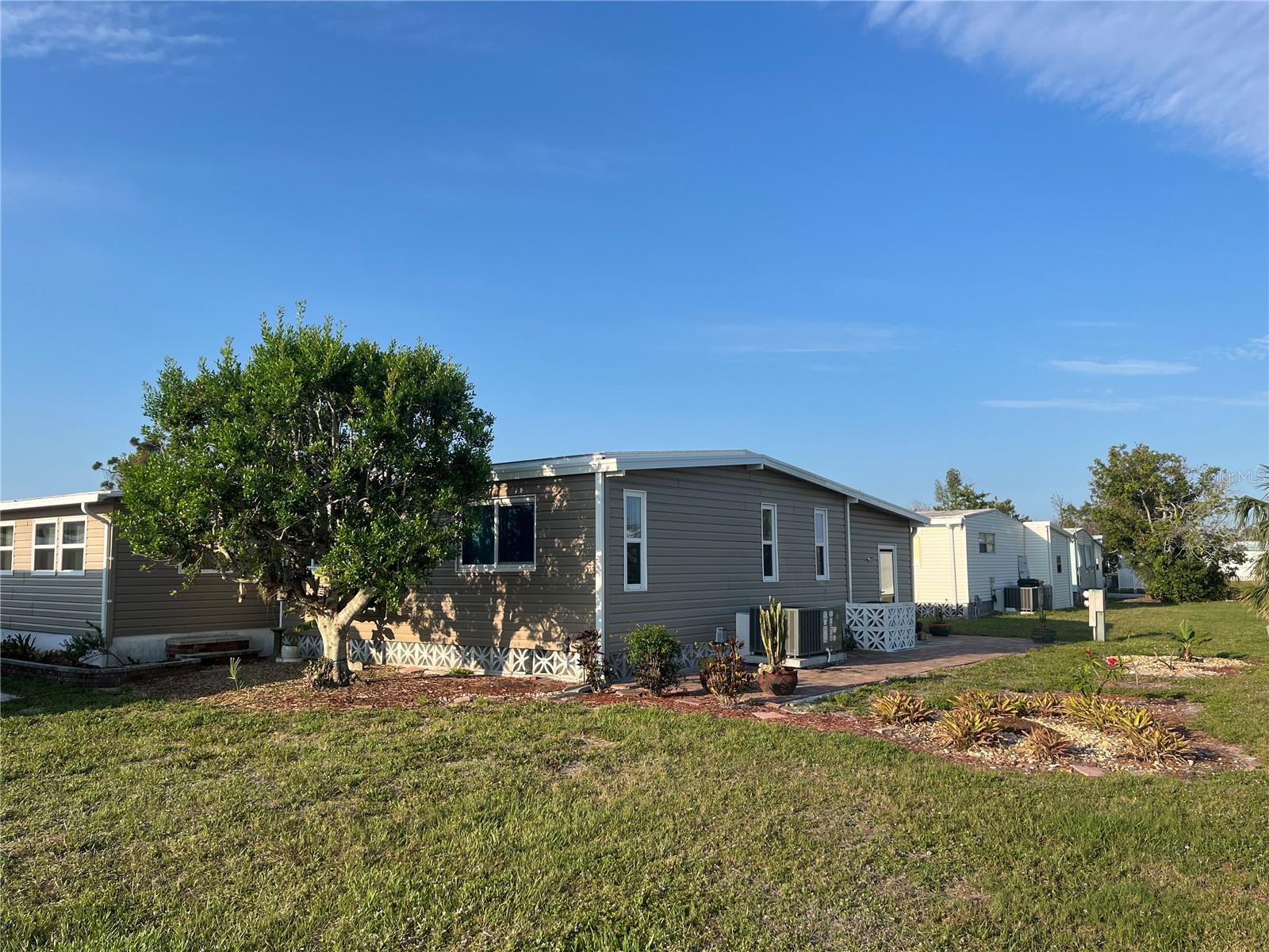 Image 7 of 51 For 902 Jolanda Circle