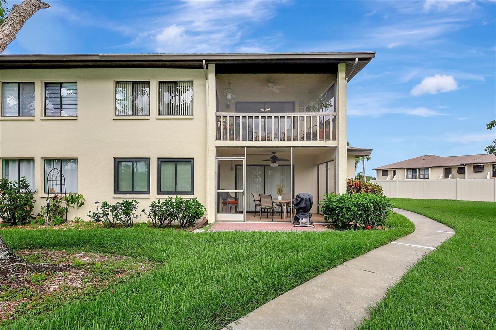 Image 11 of 56 For 4646 Longwater Chase  98