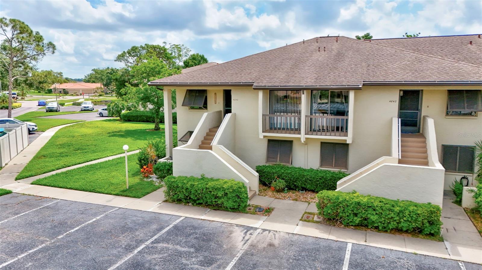 Image 9 of 56 For 4646 Longwater Chase  98
