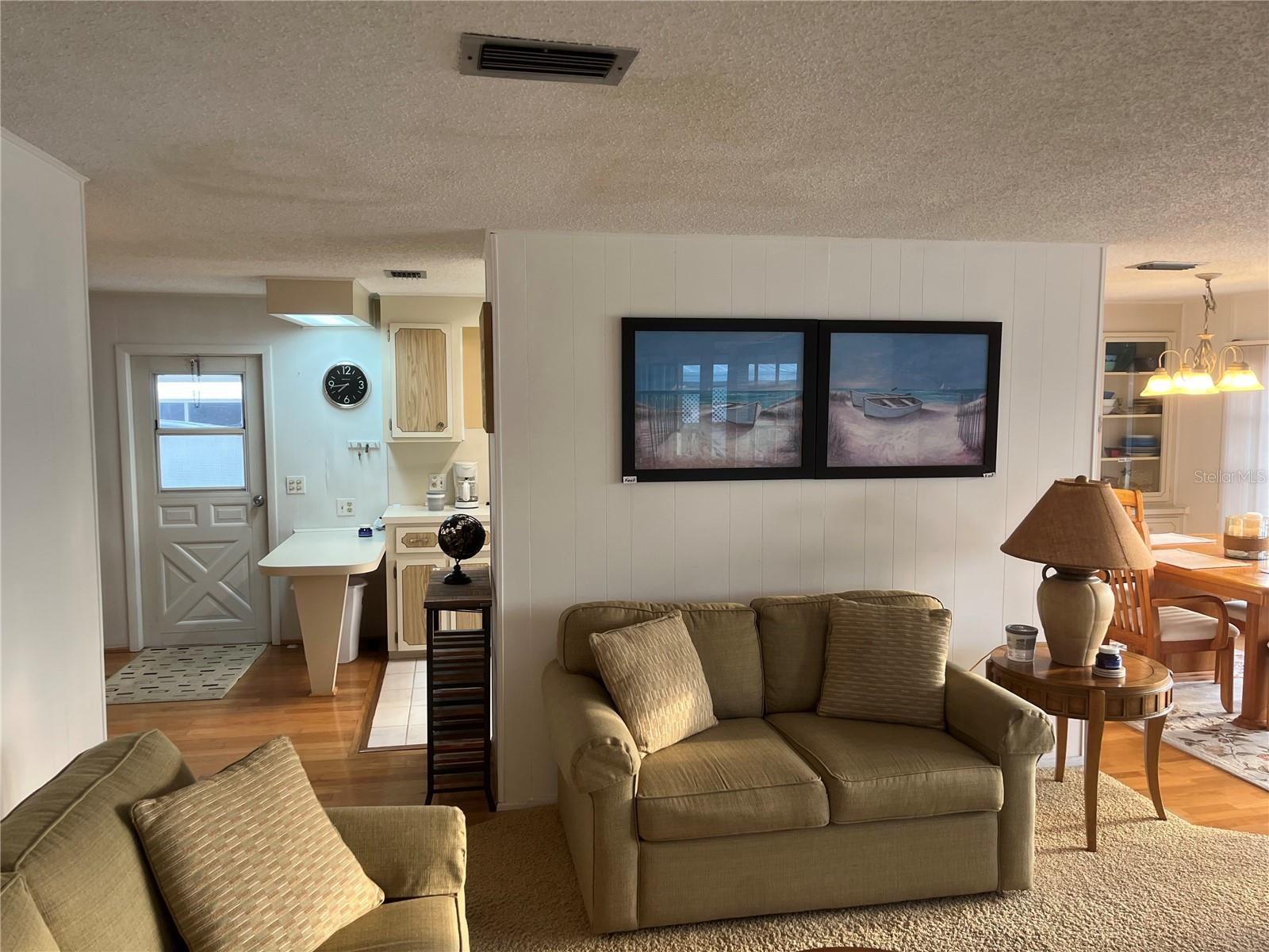 Image 13 of 43 For 868 Baveno Drive