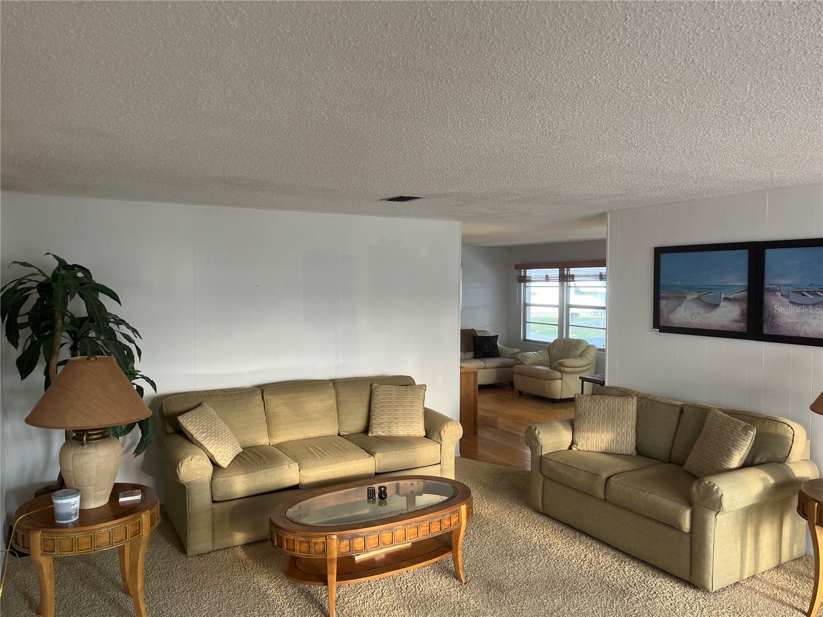 Image 14 of 43 For 868 Baveno Drive