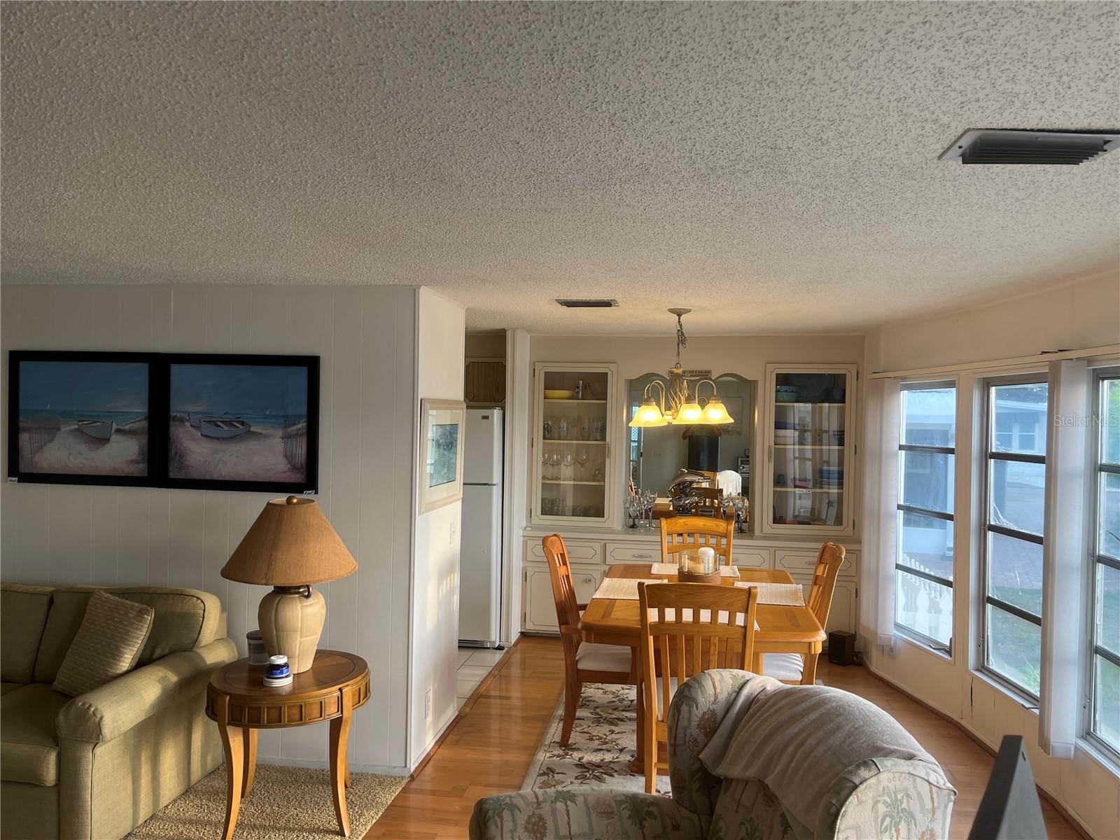 Image 15 of 43 For 868 Baveno Drive