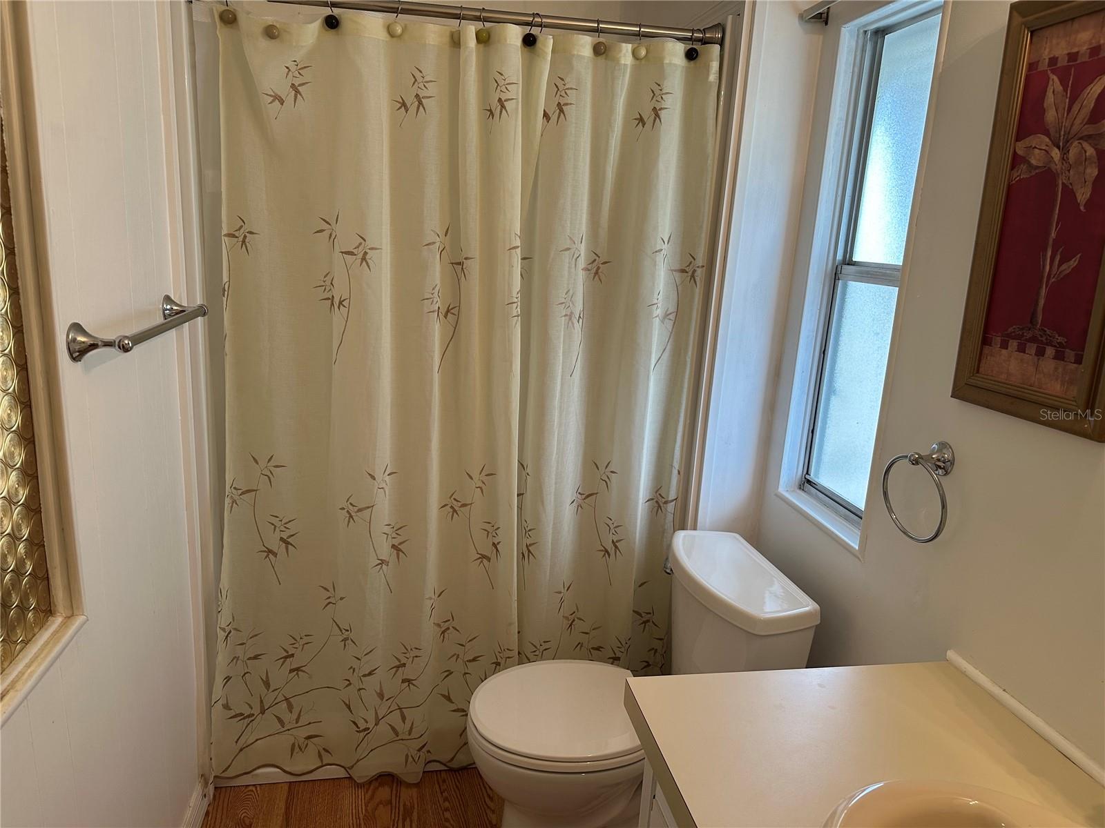 Image 11 of 20 For 103 Lakeview Drive