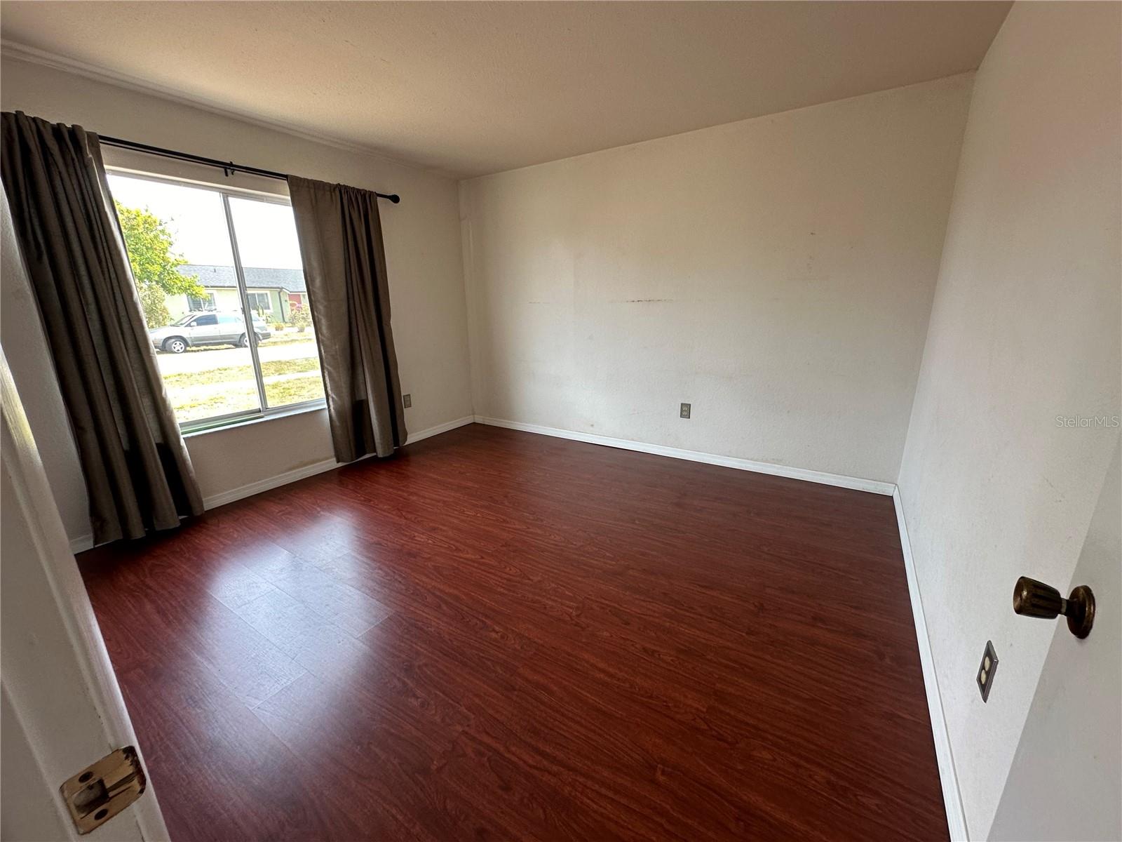 Image 10 of 13 For 8575 Alam Avenue
