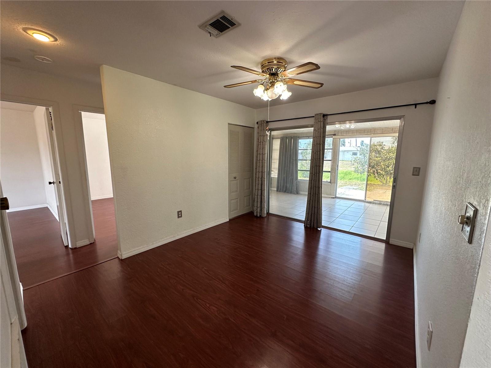Image 6 of 13 For 8575 Alam Avenue