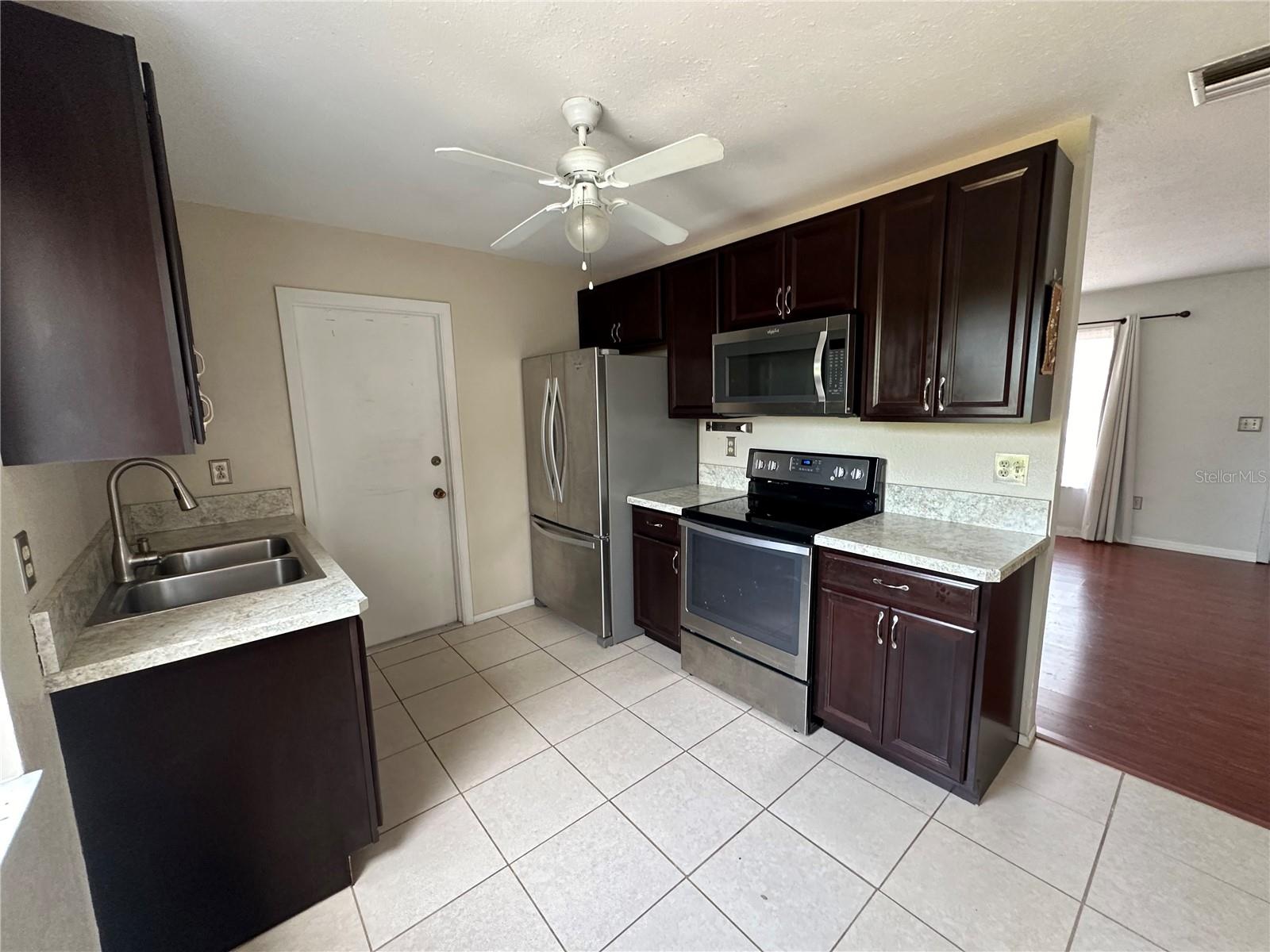 Image 7 of 13 For 8575 Alam Avenue
