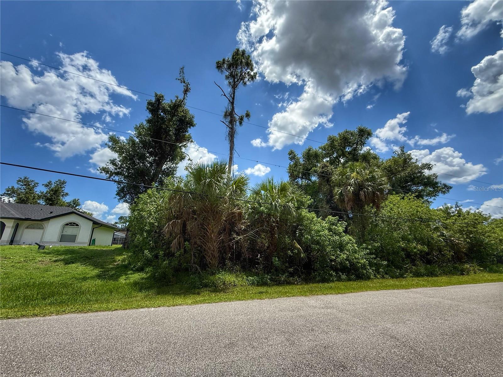 Image 2 of 3 For  Wecoma Ave  
