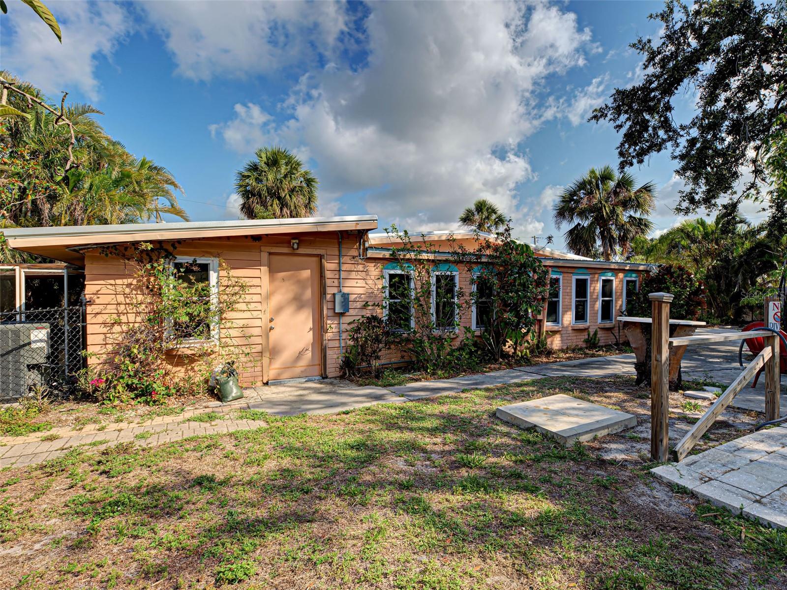 Image 20 of 50 For 602 Bonito Ave