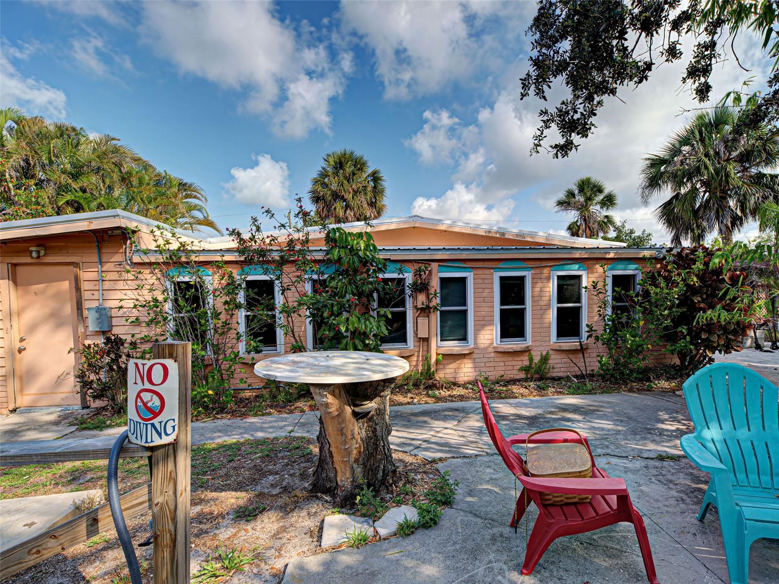 Image 21 of 50 For 602 Bonito Ave