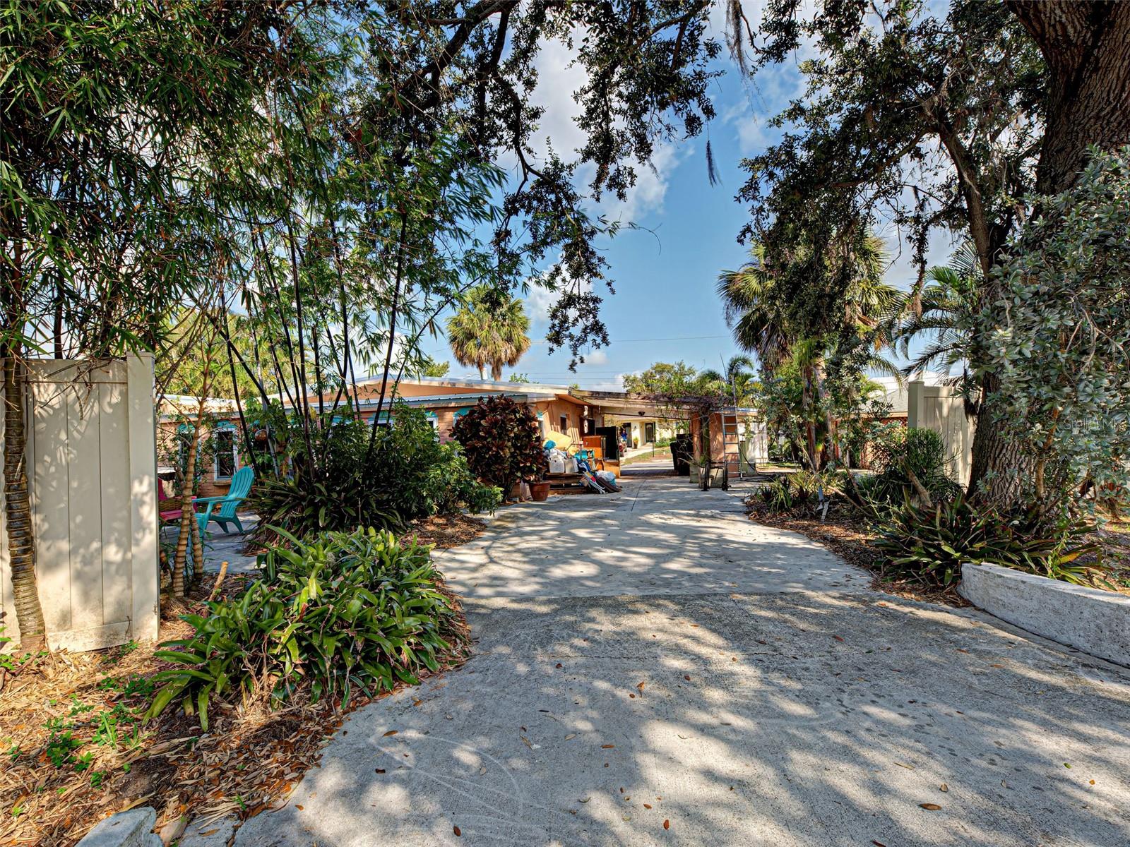 Image 22 of 50 For 602 Bonito Ave
