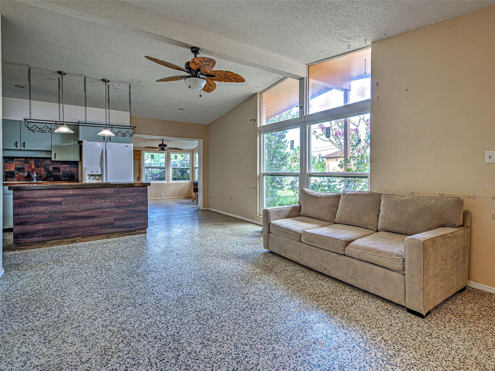 Image 26 of 50 For 602 Bonito Ave