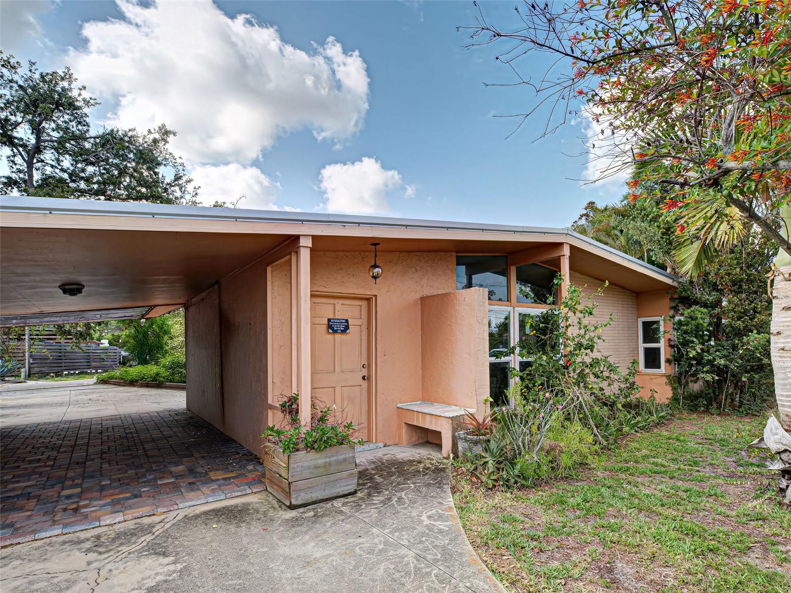 Image 3 of 50 For 602 Bonito Ave