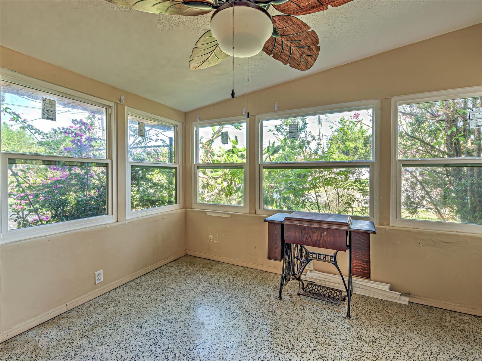 Image 33 of 50 For 602 Bonito Ave