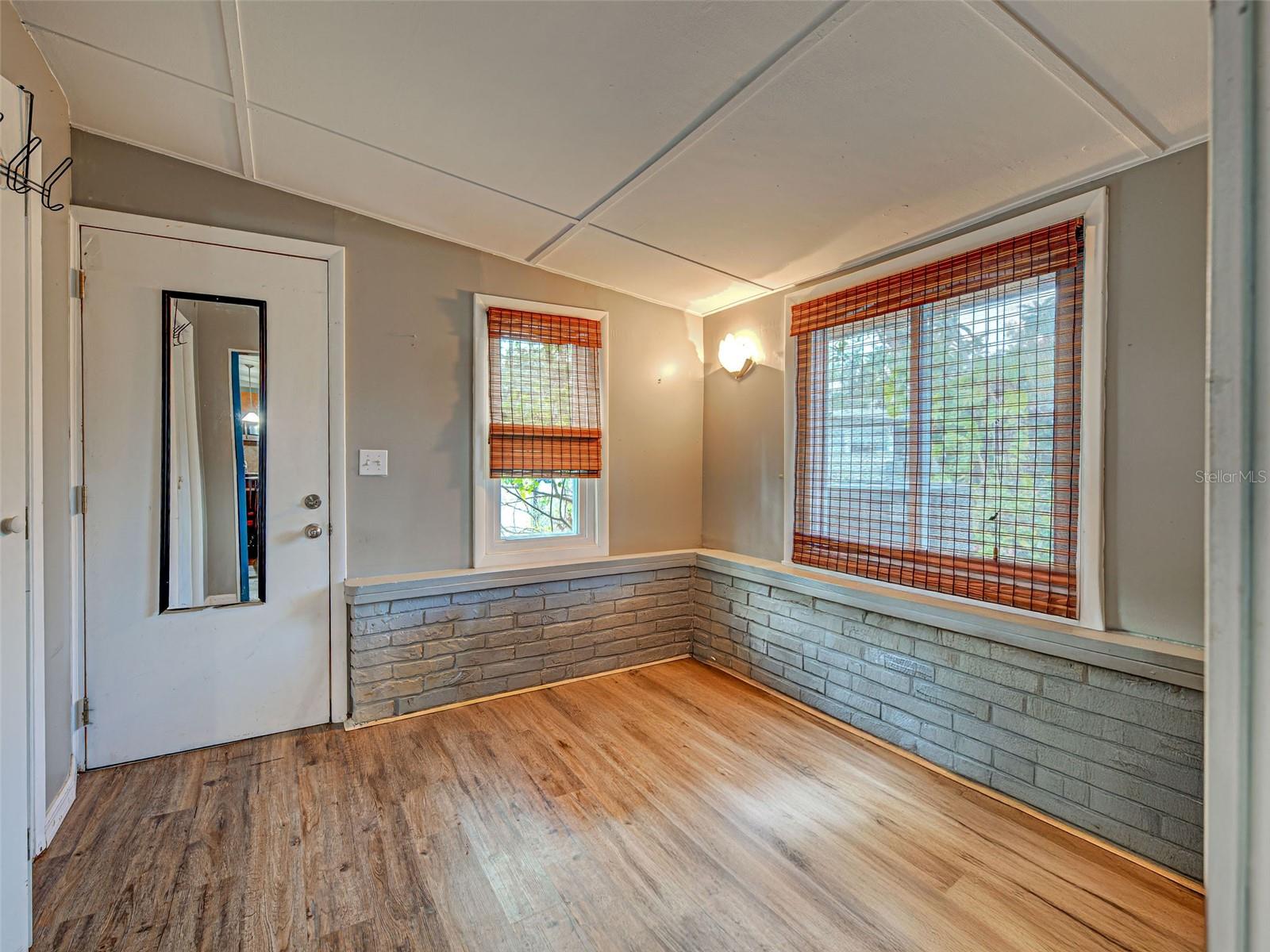 Image 41 of 50 For 602 Bonito Ave