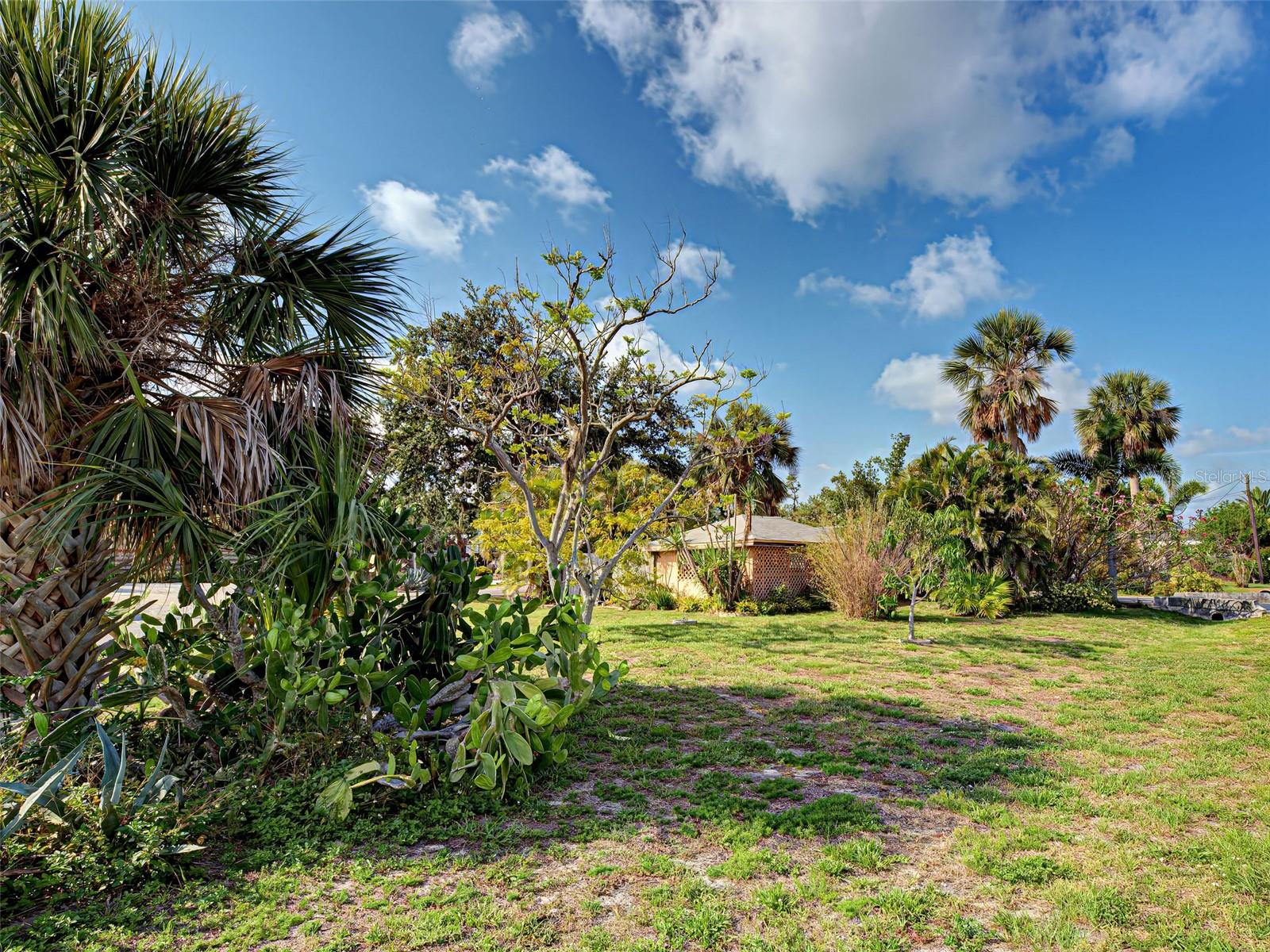 Image 8 of 50 For 602 Bonito Ave