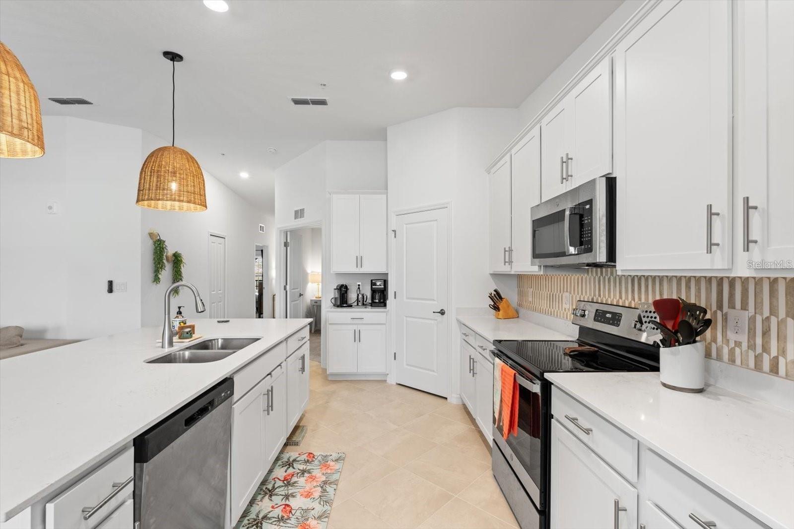 Image 12 of 73 For 12440 Wellen Golf Street 204