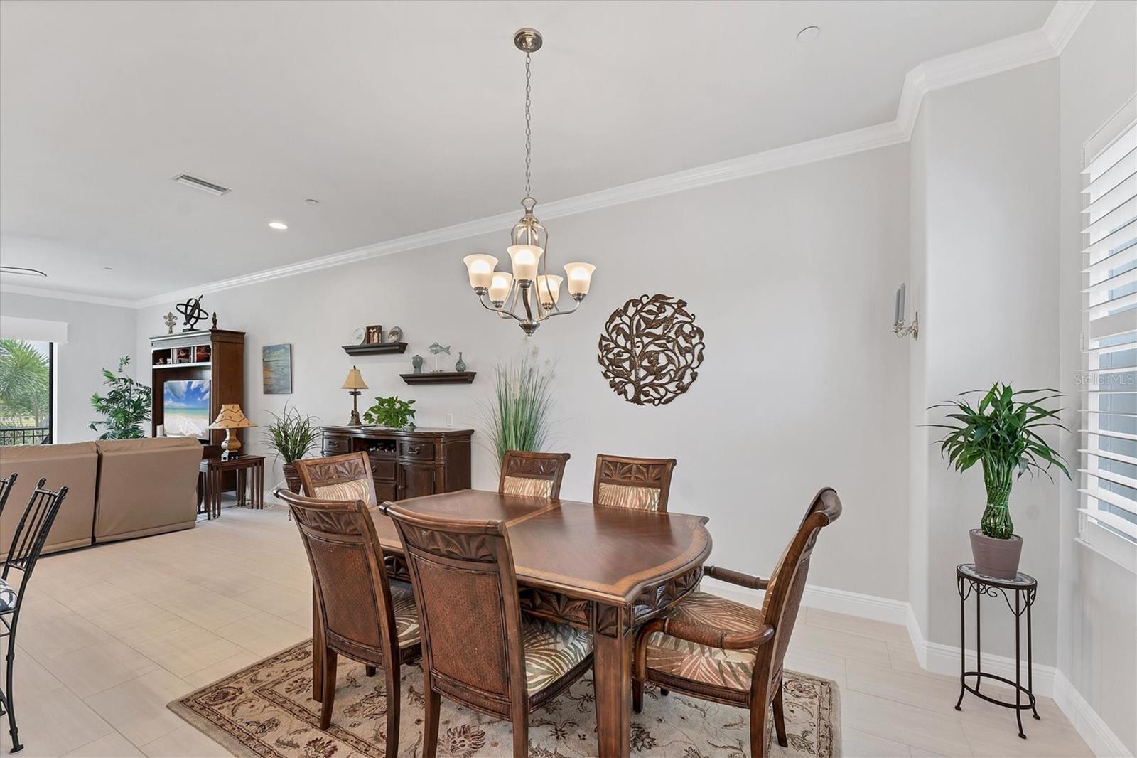 Image 10 of 47 For 209 Venice Avenue