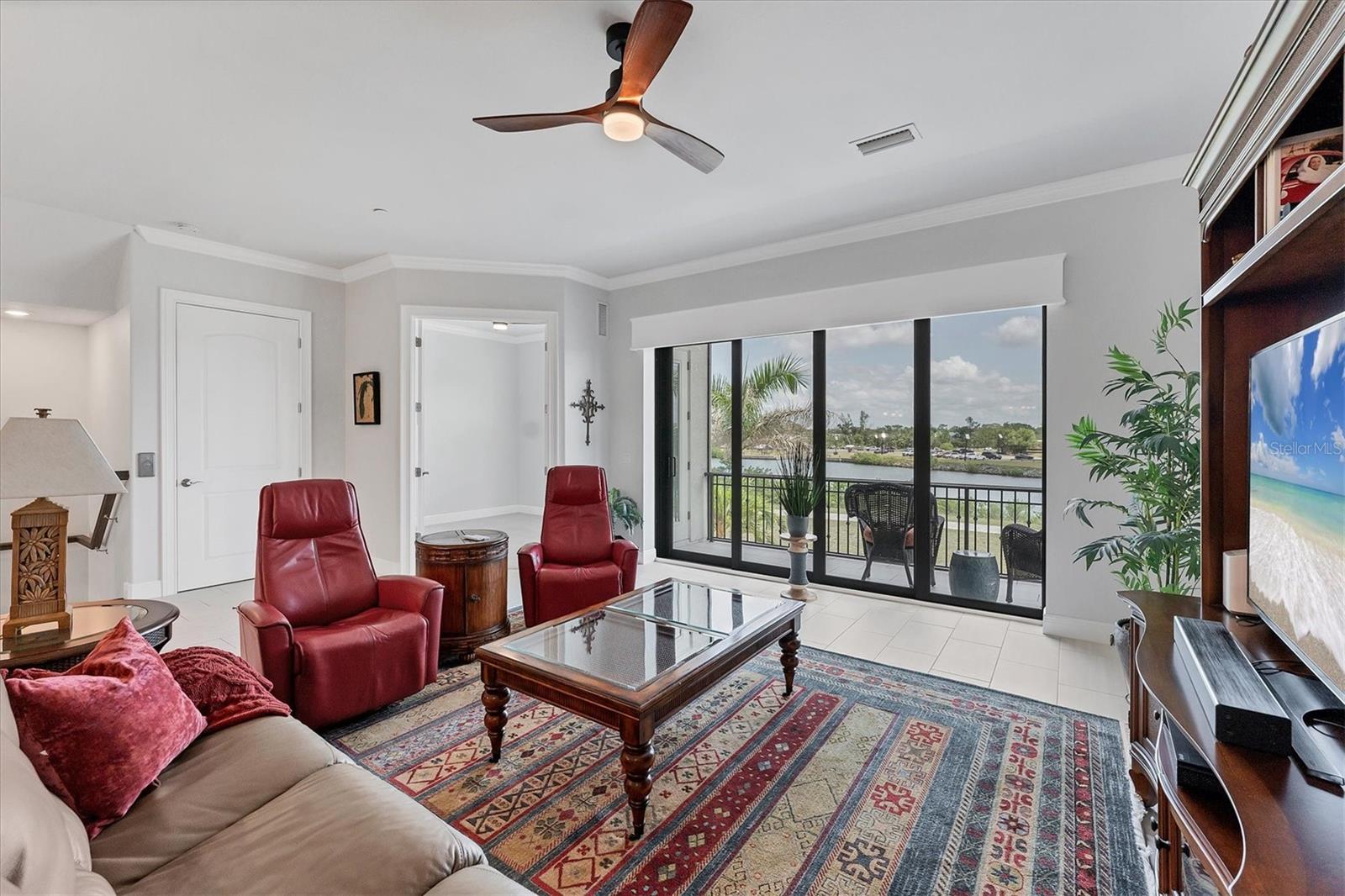 Image 13 of 47 For 209 Venice Avenue