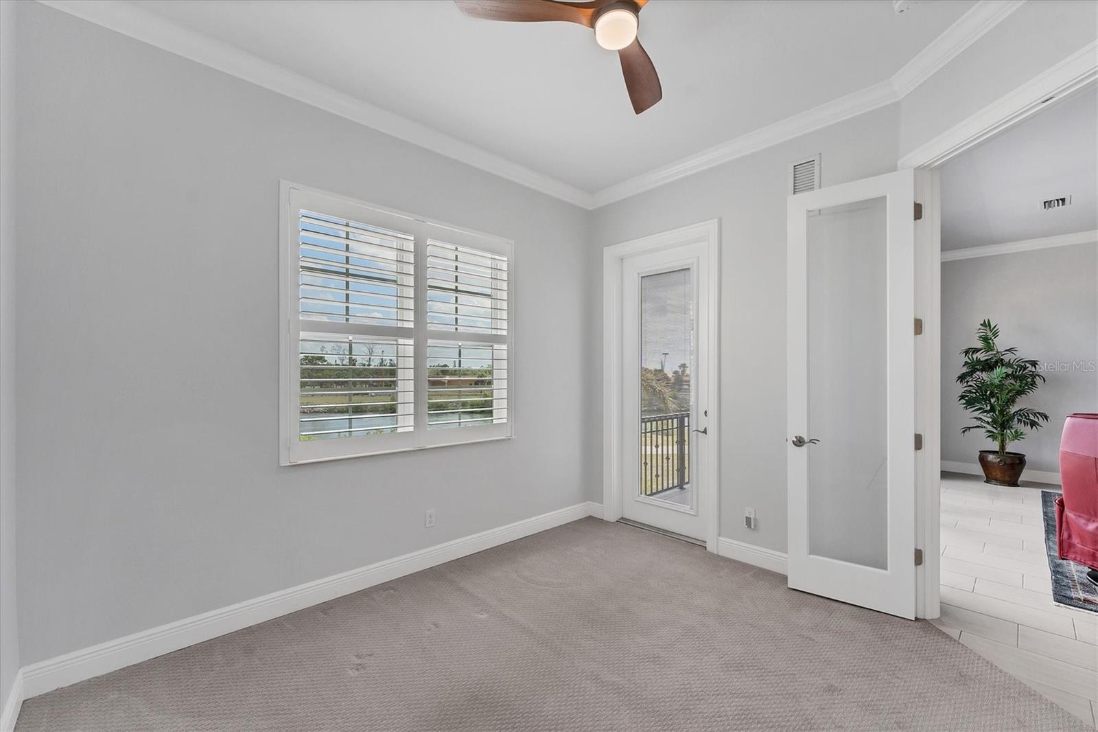 Image 14 of 47 For 209 Venice Avenue